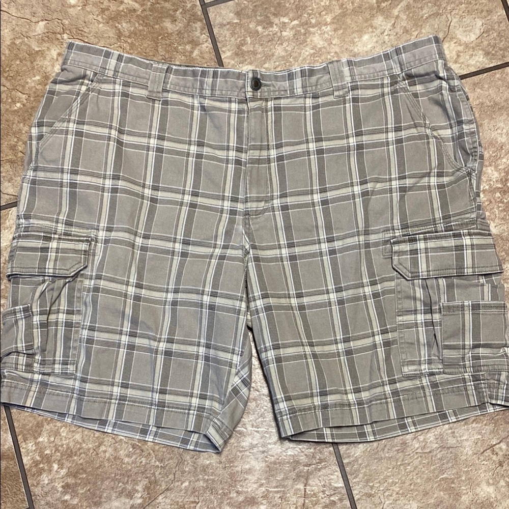 Tan & Gray Size 44 Cargo Shorts with Plaid Design Casual Utility Summer Fall